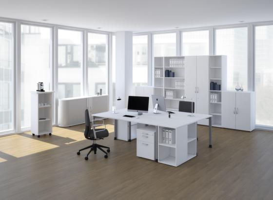 Eckiges Verkettungselement 90° für C-Fußgestell, mit Stützfuß, HxBxT 680-820x1230x1230 mm, in verschiedenen Farben